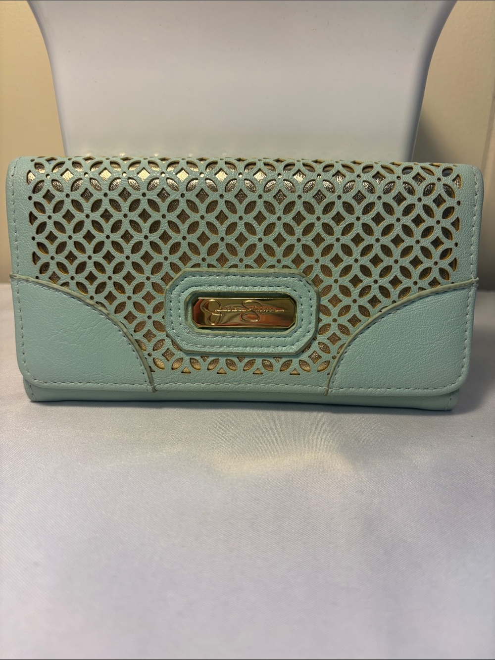 NWOT Jessica Simpson Laser Cut Geometric Flap Wallet Mint Gold Pristine